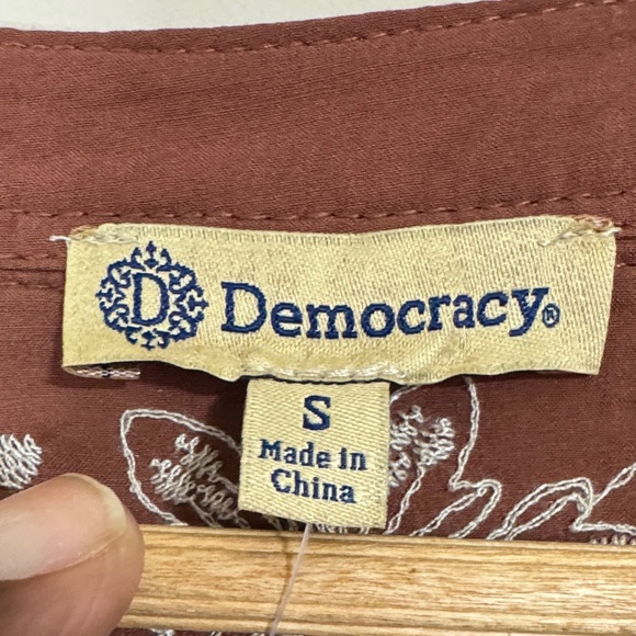 Democracy NWT Brown Embroidered Long Sleeve Peasant Top size S Western Rodeo - Picture 7 of 12